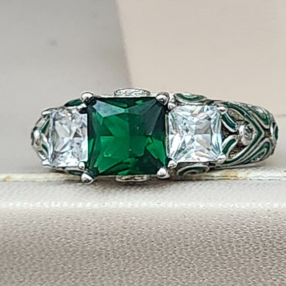 Sterling Silver Ring Green Center Stone Enameled Size 8 Hearts - Picture 4 of 9